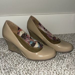 Madden Girl Wedges 8